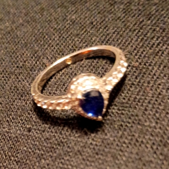Elegant Silver and Blue Topaz Gemstone Ring/Size 9, Resizeable However - Picture 1 of 6